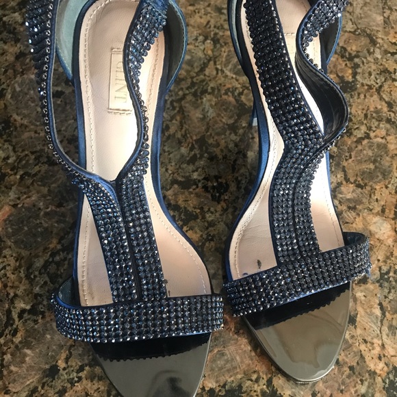 GLINT SHOES. SIZE 7.5. BLUE - Picture 6 of 7